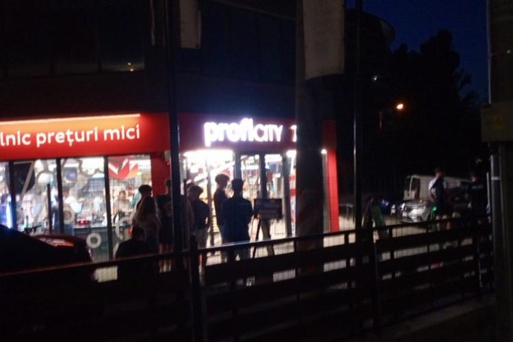 Adolescent din ”familie bună”, prins la furat într-un minimarket din Cluj-Napoca: ”De mașină are nevoie sau de educație?”