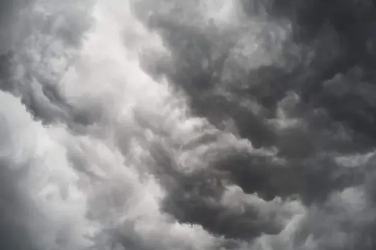 FOTO. „Spectacol” pe cer! Fenomen meteo spectaculos la Florești