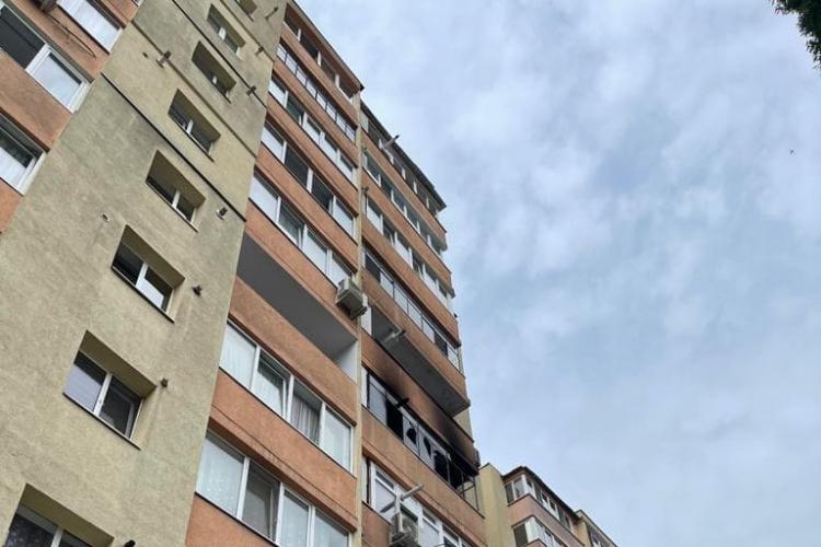  Incendiu la balconul unui bloc din Cluj! O femeie consultată de SMURD, două persoane evacuate 