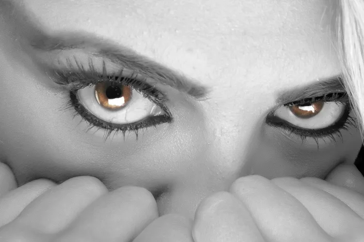 ”Mi-am rupt gâtul la o provocare de pe TikTok. Nu faceți ca mine!” - Mesajul unei tinere, despre provocările ce pot ucide