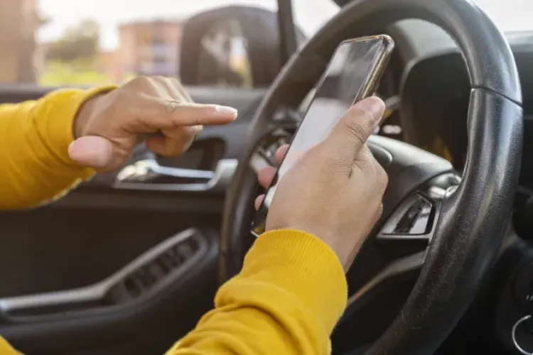 O aplicație de ride sharing pleacă din România, pentru că piața nu este rentabilă