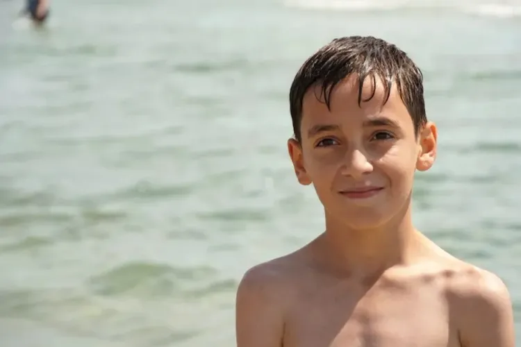 ”Aș putea să rămân aici o viață! Este prima mea vacanță” - Reacția unui puști care a văzut prima dată marea