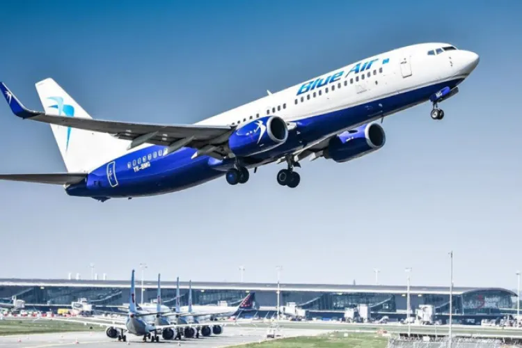 Când reia Blue Air zborurile și câte datorii are compania aeriană 