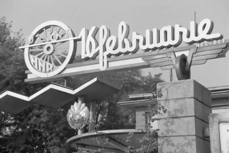 Imagini VIDEO vechi cu producția de la Remarul 16 Februarie: ”Să împlinim cincinalul în 4 ani” 