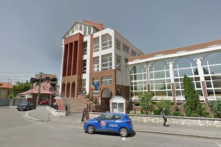 Se vinde sediul Universității Creștine ”Dimitrie Cantemir” din Cluj. De ce nu s-a mai organizat examen de admitere