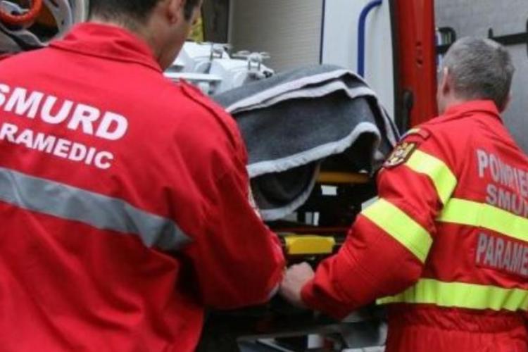  Accident la ieșire din Sâncraiu. Se aplică manevre de resuscitare unui bărbat intrat în stop cardio-respirator/UPDATE: Bărbatul, declarat decedat