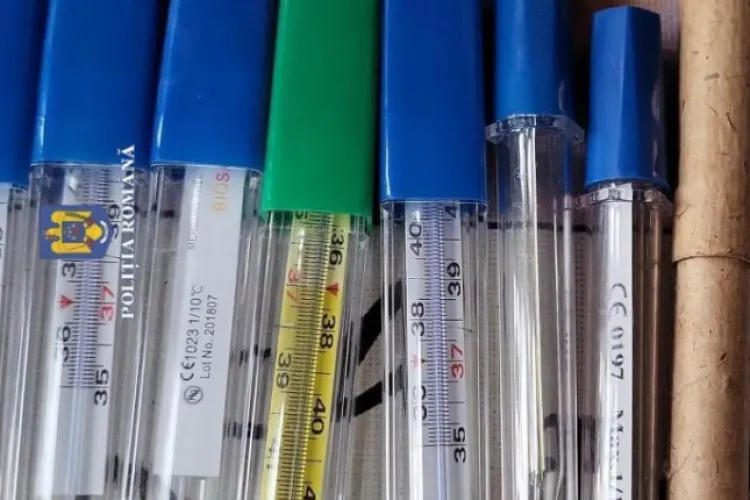 FOTO - Femeie de 56 de ani care folosea mercur pentru vrăji și dezlegarea de farmece, luată pe sus de polițiști. Ce au găsit în casa ei 