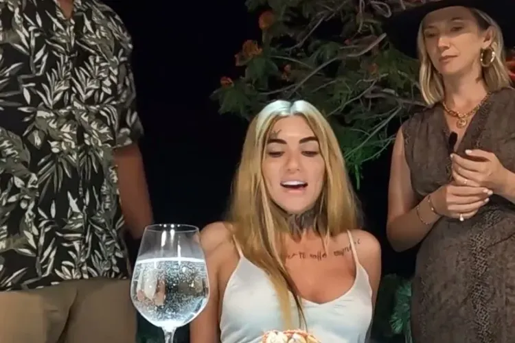 Ceartă la emisiunea ”Sunt celebru, scoate-mă de aici” între clujeanca Ruxi și Bia Khalifa