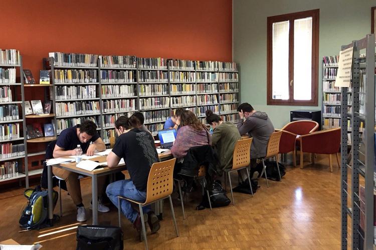România, la coada topului european al tinerilor care lucrează în timpul studiilor