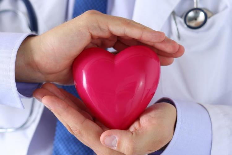 Transplant cardiac la Târgu Mureş! Inima unei tinere de 18 ani va bate pentru o fată de 16 ani, cu insuficienţă cardiacă