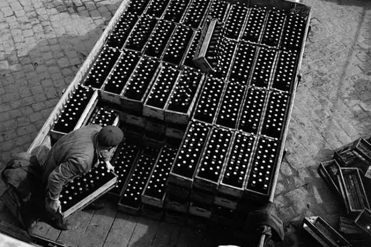 Fosta fabrică de bere Ursus din Cluj-Napoca folosea o rețetă veche, de la sași. Sigla este de inspirație germană - FOTO