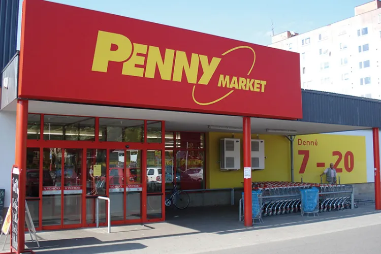 Amenzi de 190.000 de lei la Penny Cluj: ”Insecte în vitrinele frigorifice și produse mucegăite”