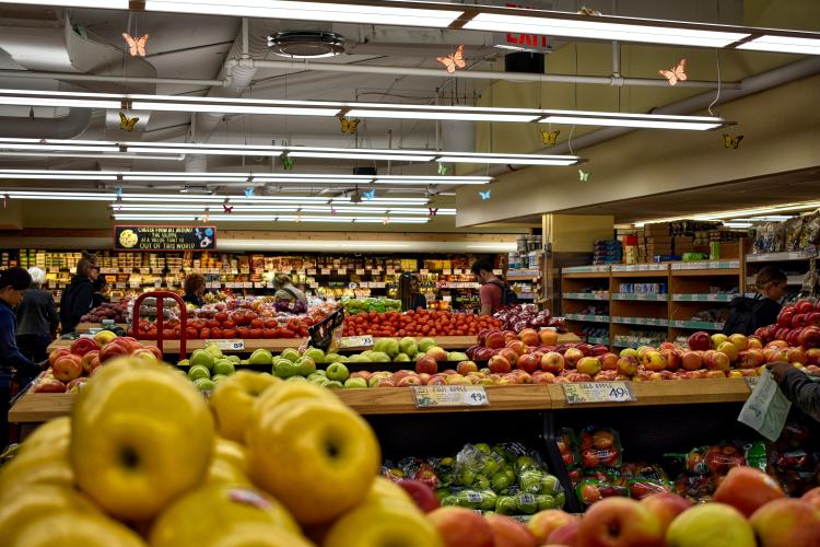 Șeful celui mai mare retailer european, Carrefour: „Din cauza inflației consumatorii devin zgârciți”