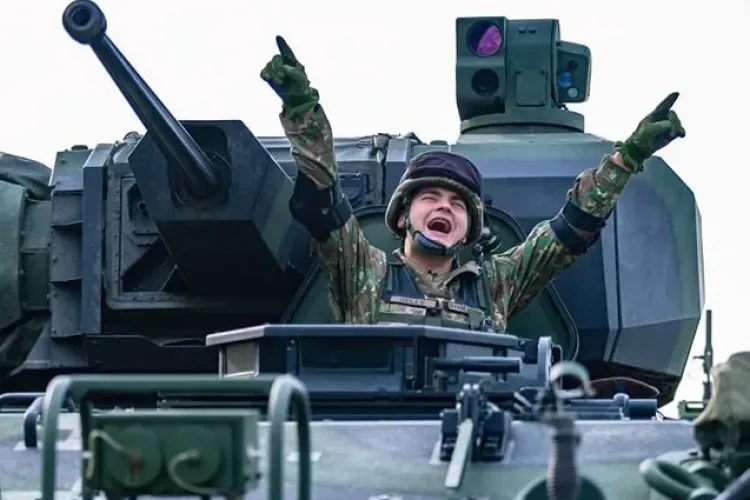 Selly se jură că nu a luat bani de la Armată pentru a promova încorporarea