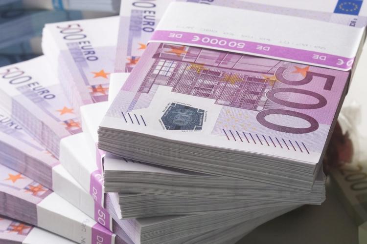 Un bărbat a primit în cont 6 milioane de euro în loc de 60.000. Banca și-a dat seama de eroare prea târziu
