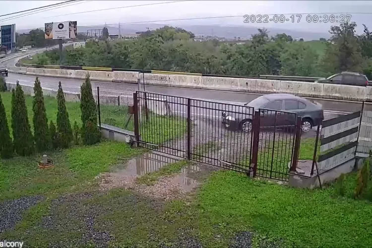 Doi șoferi au derapat pe Calea Turzii, în același loc: ”Mai bine cu 5 minute mai târziu, decât cu 2 metri mai adânc” - VIDEO