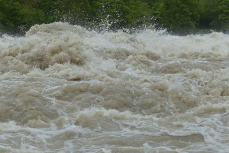Avertizare hidrologică! Cod portocaliu și Cod galben de inundații și viituri în județul Cluj