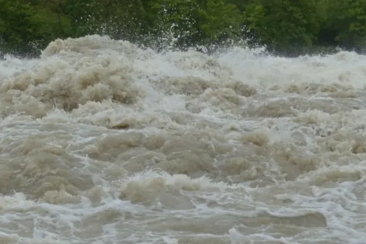 Avertizare hidrologică! Cod portocaliu și Cod galben de inundații și viituri în județul Cluj