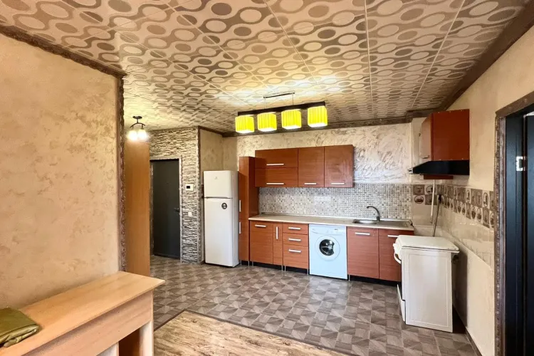 O nouă ”perlă” în ”Clujul Chiriilor”: E bine că ai pus gresie pe tavan, se curăță ușor - FOTO