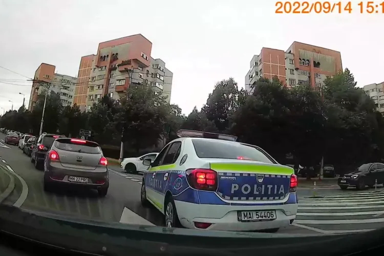 Polițist clujean cu tupeu! El poate că taie calea altora, pentru că nu are răbdare să stea la rând - VIDEO