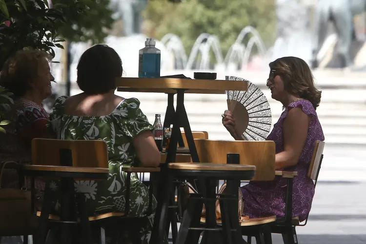 Un val de căldură neobișnuit sosește în România. Se vor înregistra chiar și peste 30 de grade Celsius 