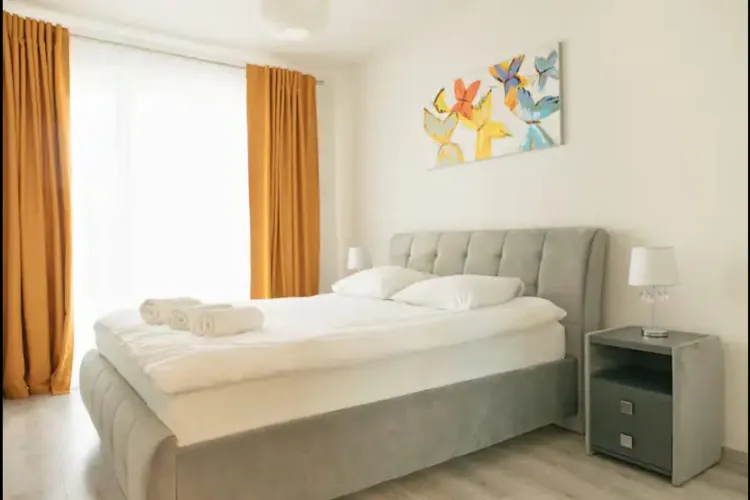 Imobiliarii au extins cartierul Zorilor. Apartament pe strada Frunzișului la preț de 3 camere pe Pasteur - FOTO