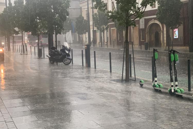 Cod Portocaliu și Galben de vijelii, grindină și ploi torențiale în județul Cluj