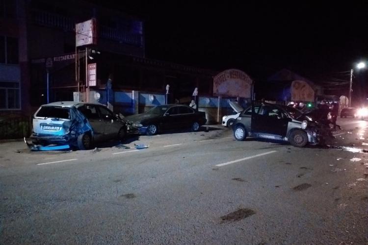 FOTO. Accident în Gherla! Patru mașini, făcute PRAF în urma coliziunii violente