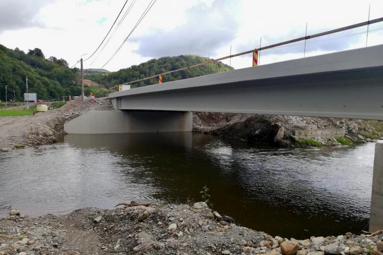 Podul de la Valea Drăganului a fost terminat după 2 ani - FOTO