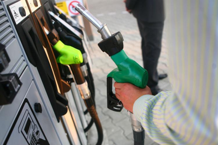 Carburanții se ieftinesc ușor! Prețul benzinei și al motorinei în Cluj-Napoca, astăzi, 23 septembrie 2022