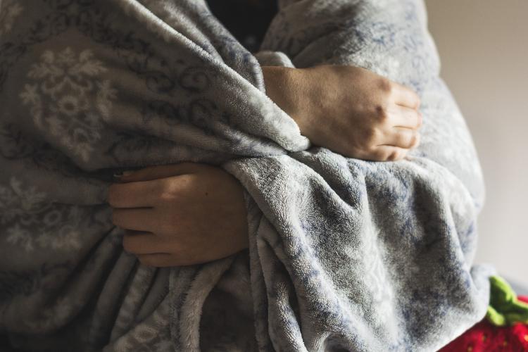 Spitalele cumpără pături mai groase pentru pacienți, pentru a nu răbda frig