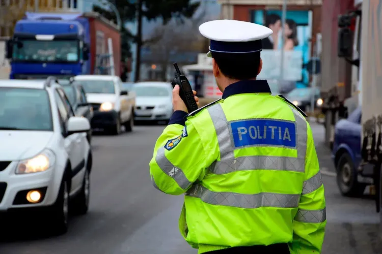Adolescent de 12 ani, urmărit de poliție! A furat mașina părinților și a ieșit la o plimbare