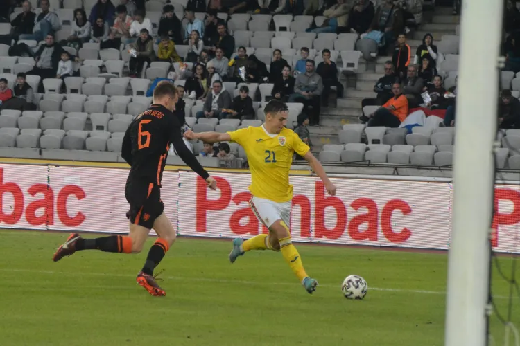 Tavi Popescu, idolul copiilor de pe Cluj Arena la meciul România - Olanda - VIDEO