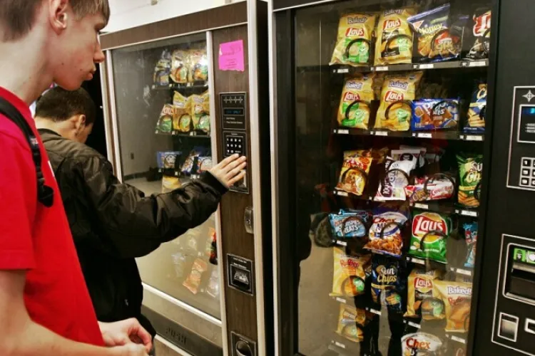 Comercializarea produselor bogate în sare, zahăr și grăsimi, cât și a băuturilor răcoritoare, sistate în mai multe școli 