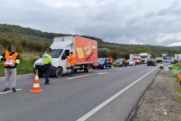 Drumarii fac anchete de circulație pe drumuri. Șoferii sunt opriți și luați la întrebări - FOTO