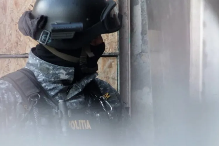 Descinderi în Cluj la traficanții de droguri de risc și de mare risc: Percheziţii de amploare în toată ţara