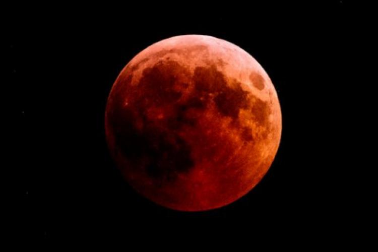 Luna Sângerie, 9 octombrie 2022: Ce este Luna Vânătorului și cum influențează zodiile 