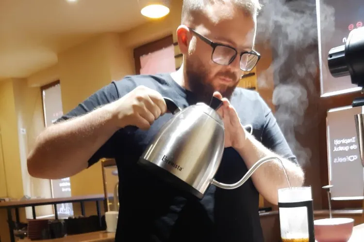 Cofeels Cluj-Napoca, prima cafenea socială, a câștigat premiul Google - Recenzia de Aur 2022