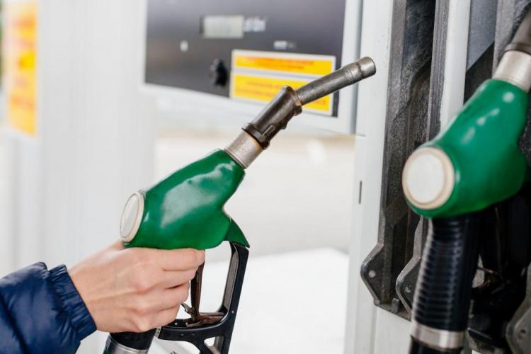 Diferențe de cost la carburanți față de finalul lunii septembrie. Prețurile carburanților în Cluj-Napoca, 3 octombrie 2022