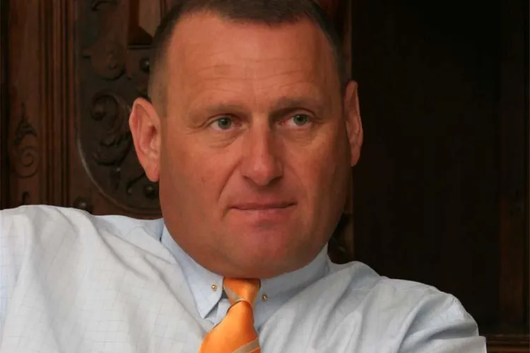 Catarama s-a retras din lupta pentru sefia PNL: razboi Antonescu vs. Orban