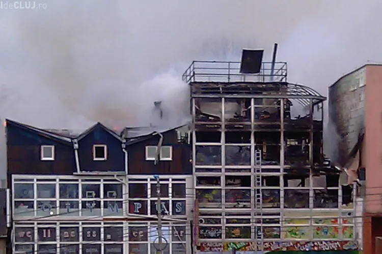 Incendiul de la Janis Stuf a fost provocat de un scurt circuit aparut la ultimul etaj