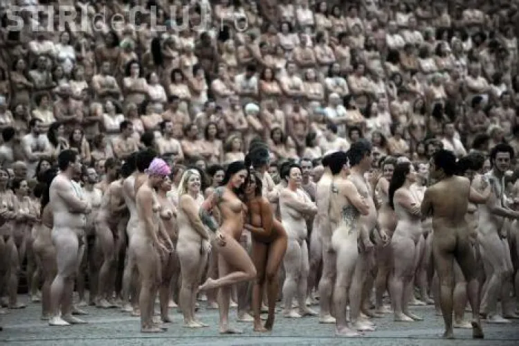 5.200 de oameni s-au dezbracat la Sydney pentru sprijinirea homosexualilor - VIDEO si FOTO