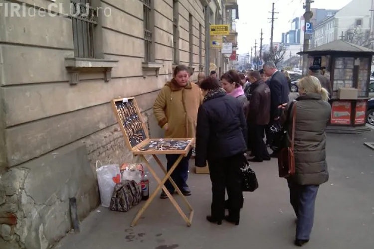 Martisoarele placate cu aur, fite de 1 Martie