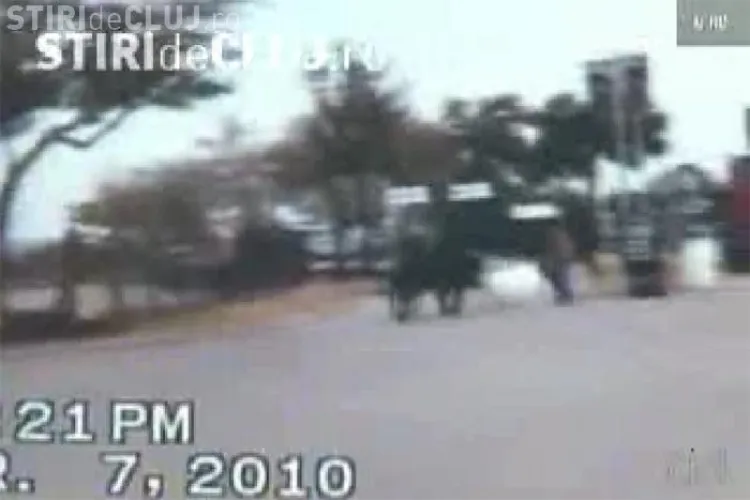 Un taur a "evadat" din arena de rodeo si a creat panica in Huston - VIDEO 