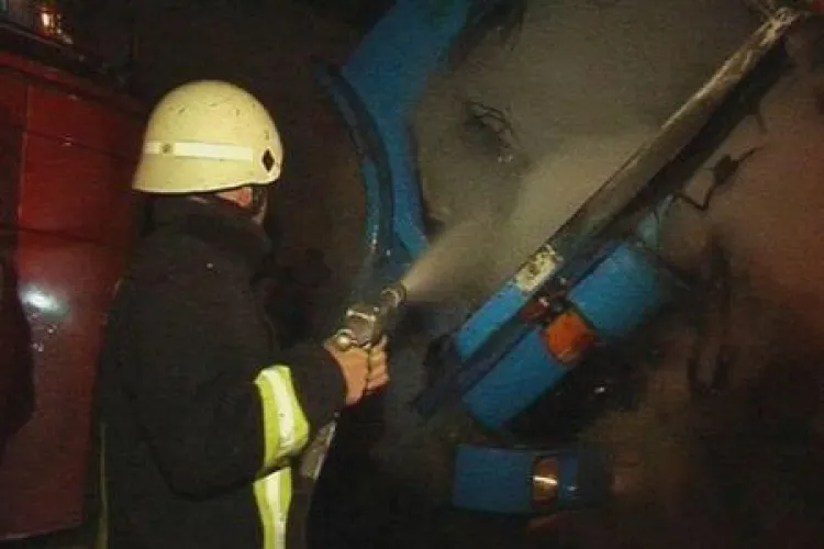 Un camion a luat foc pe autostrada Transilvania la 3 km de Turda in jurul orei 19.00