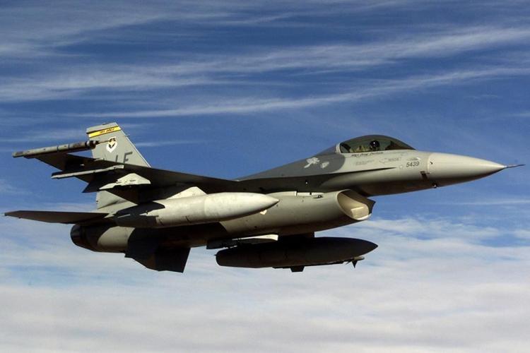 Romania va cumpara 24 de avioane F16 la mana a doua