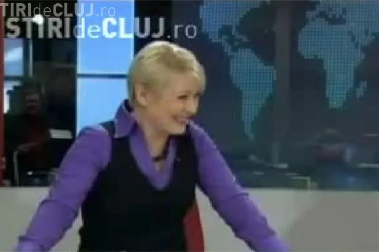 O prezentatoare de televiziune din Finlanda a cazut de pe scaun in direct