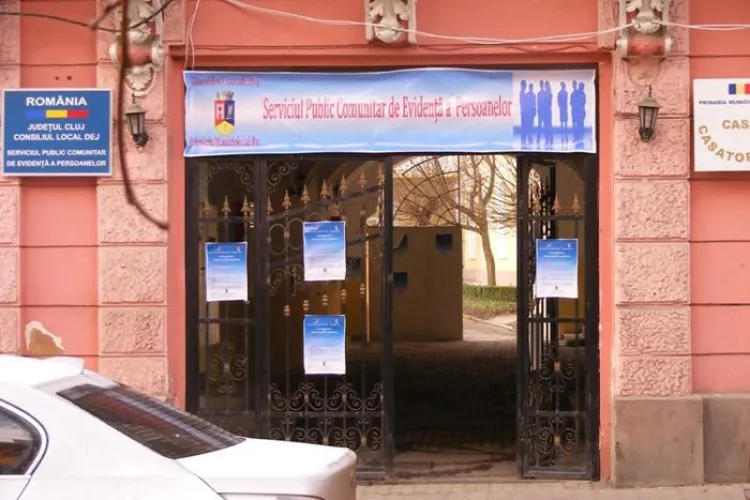 Greva de avertisment pentru banii de haine si hrana la primaria din Dej 