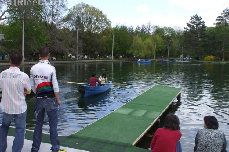 Lacul Chios din Parcul Central va fi golit in acest weekend si va fi curatat si amenajat