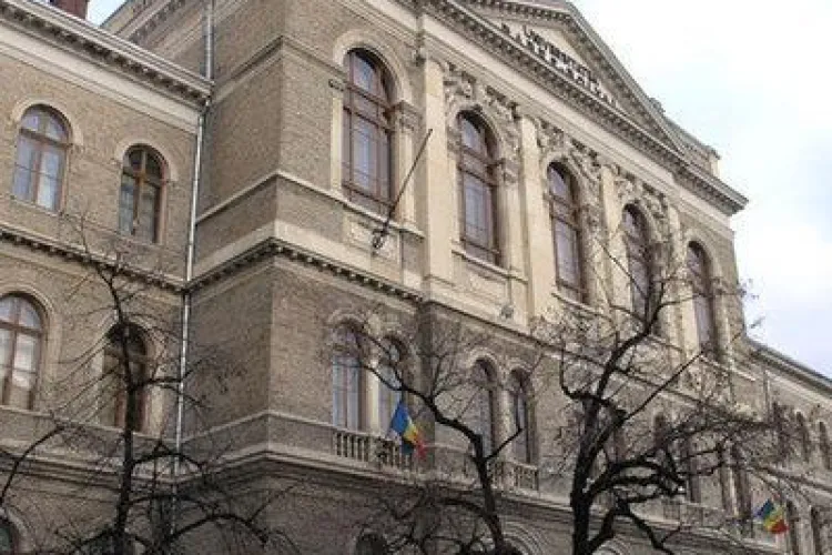 UBB ataca pe toata flacurile noua lege a educatiei. Si profesorii de la alte doua facultati protesteaza